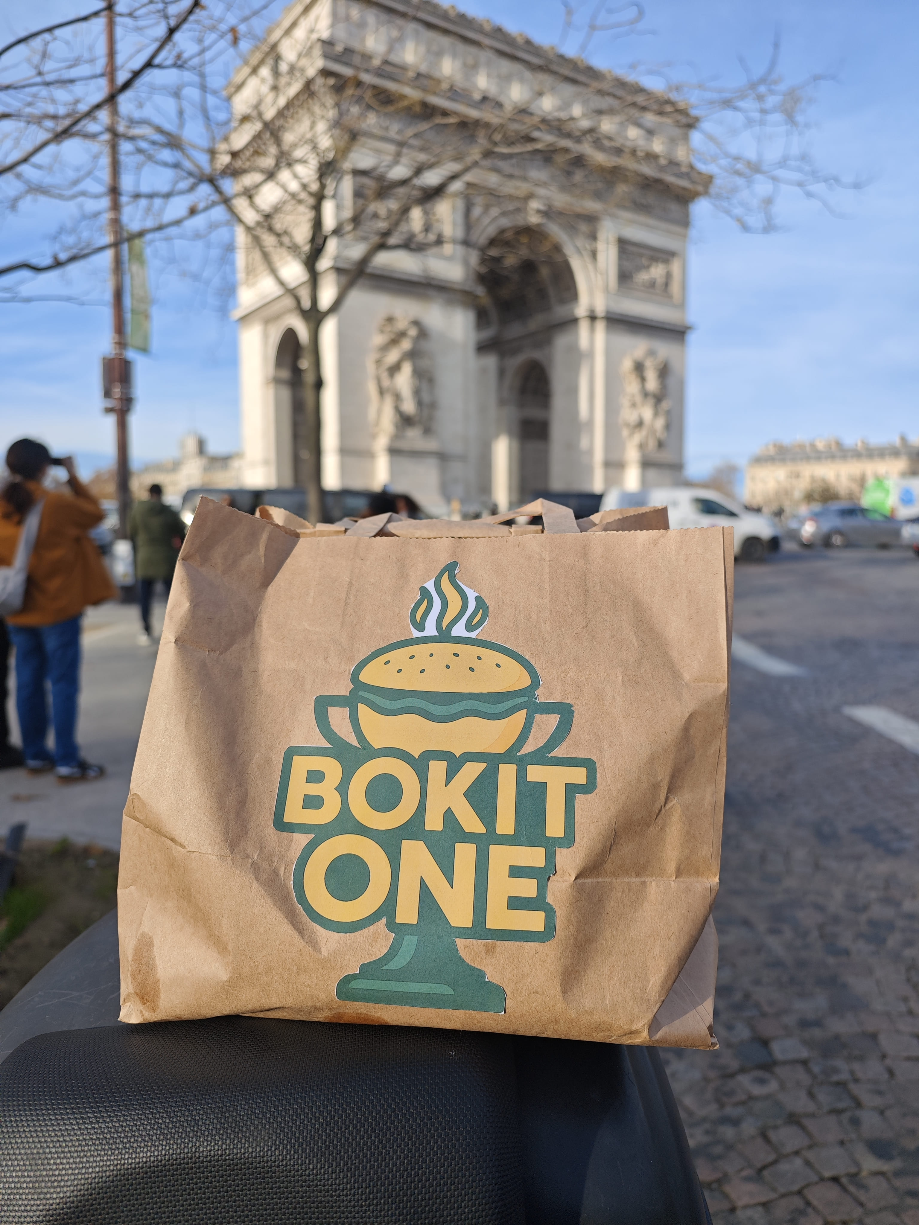 Friture traditionnelle du pain bokit